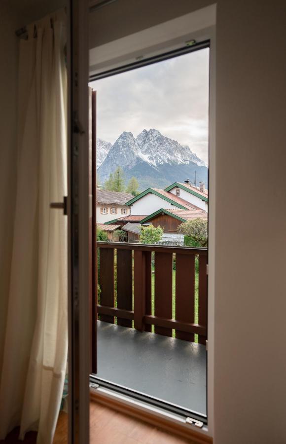 Haus Mit Wunderschoenem Ausblick Und Garten Garmisch-Partenkirchen Exteriér fotografie